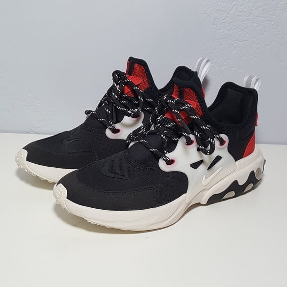 Nike Presto React Black and Red Size 4 Youth - Picture 2 of 7